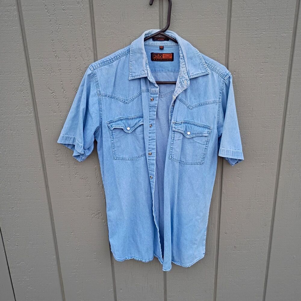 Canyon Guide Outfitters Men’s M Blue Solid Denim Short Sleeve Button-Up Pockets